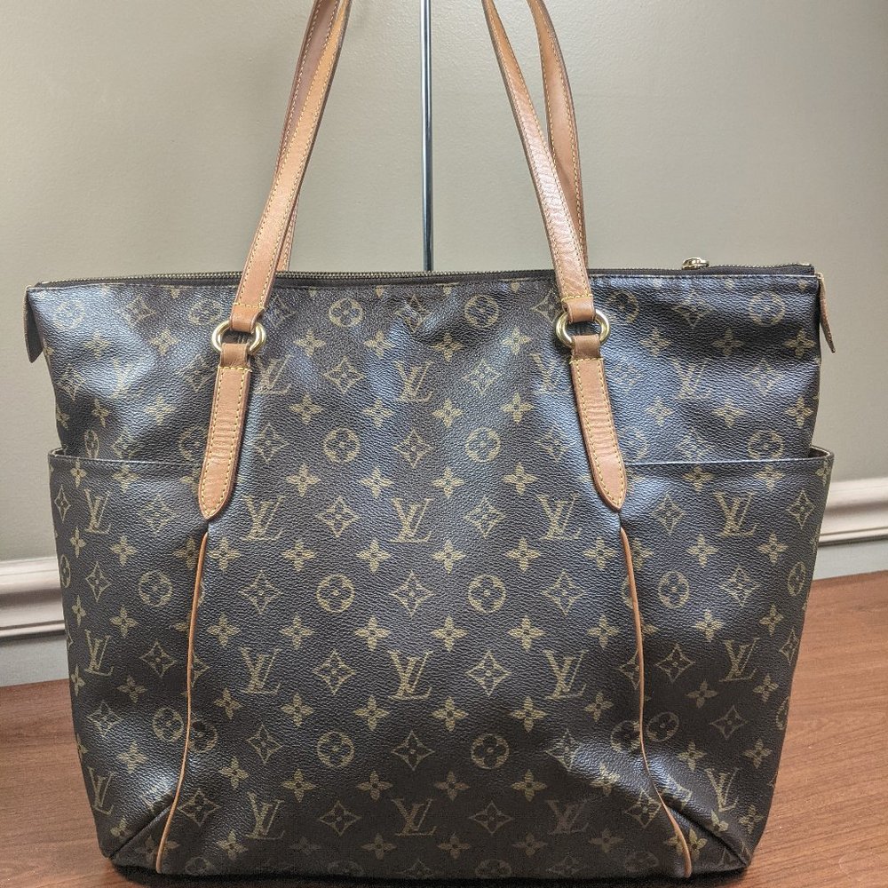 Authentic Louis Vuitton Monogram Totally GM